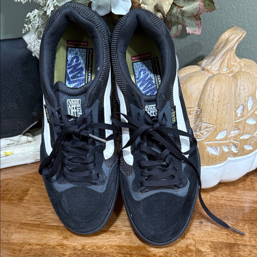 Men’s Vans Classic Black and White Low-Tops